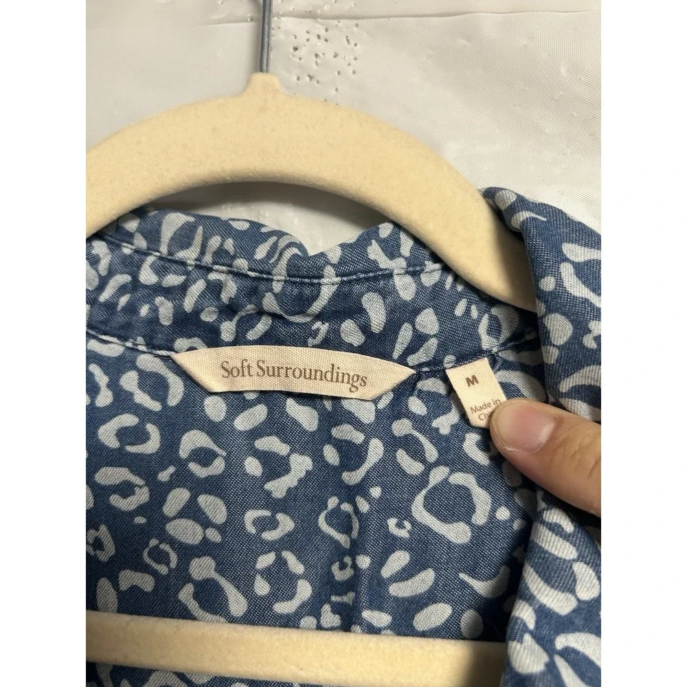 Soft Surroundings Top Womens‎ Medium Blue Leopard Geometric Print Boho Button Up